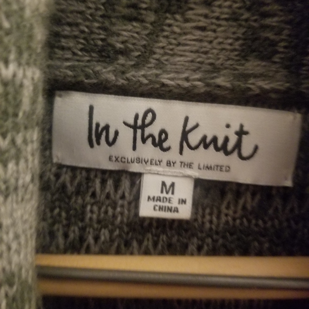 In the Knit half sleeve sweater